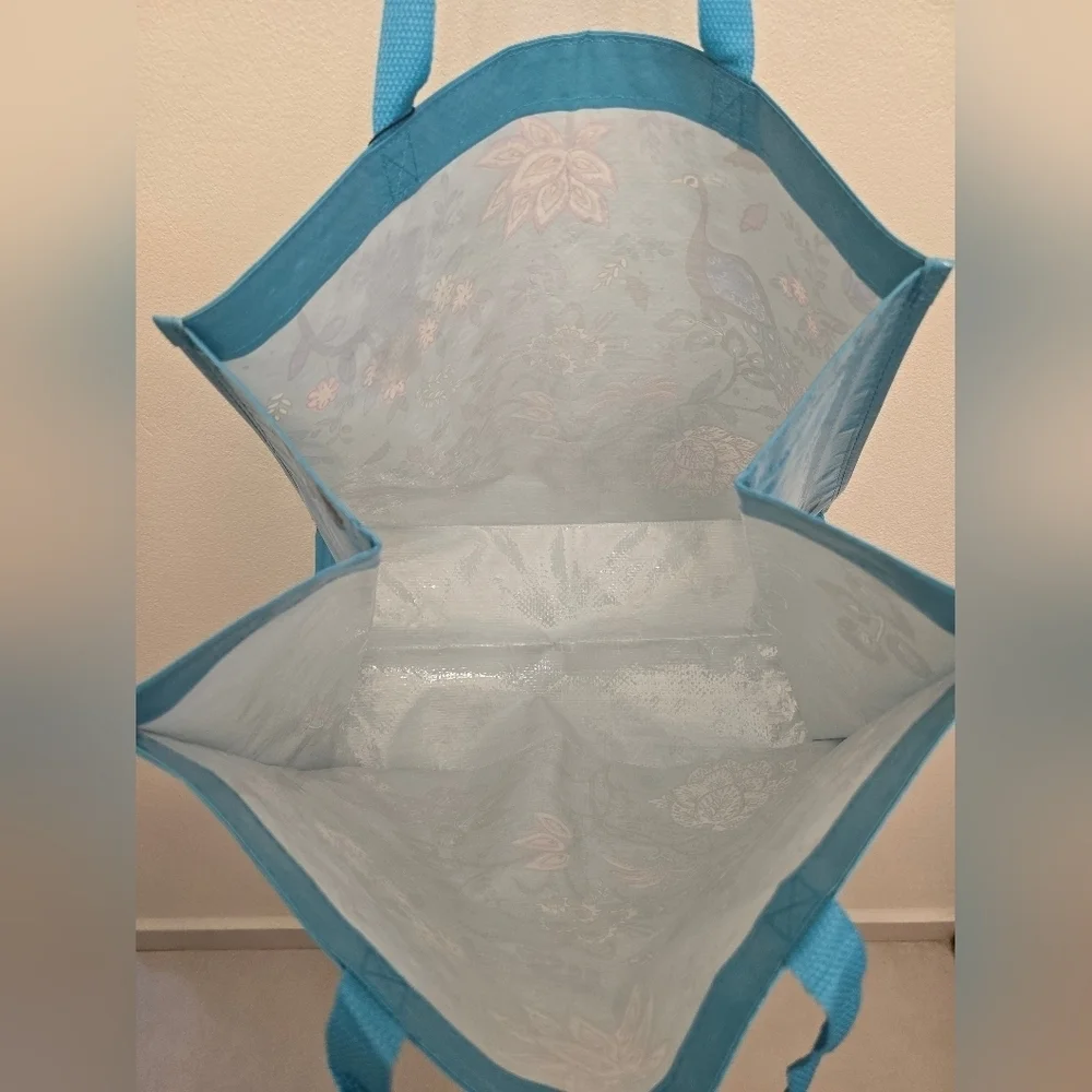 NWT Vera Bradley "Peacock Garden" Market Tote Bag - Picture 3 of 6